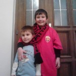 Две братчиња црвено-црни
