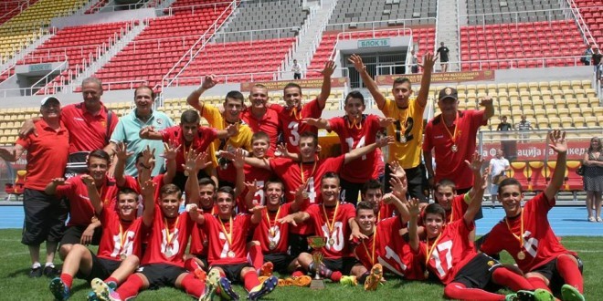 Утре започнува младинскиот меѓународен турнир “Скопје куп“ ,на кој Фк Вардар го брани трофејот во својата категорија