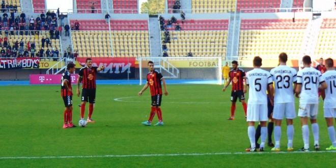 Без гостински навивачи, на двомечот во 1/4 на купот помеѓу Вардар и Шкендија
