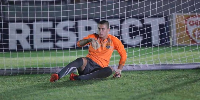 ФК Вардар У-17 се засили со одличен голман, Мето Велковски е нов член на црвено-црните