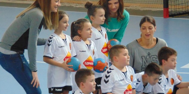 (ФОТО) Пенезиќ, Сокач, Човиќ и Суслина во посета на “Вардар Јуниор“ лигата