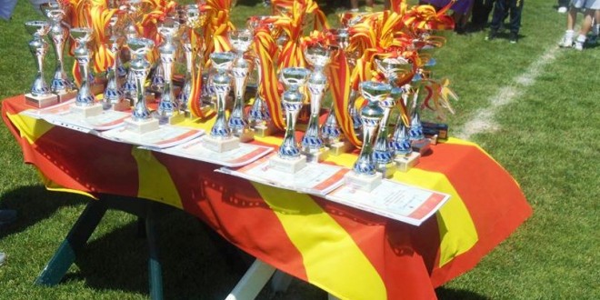 (Фотогалерија) Доделување на пехарите и наградите на дечињата од ФК Вардар по финалето во детската лига