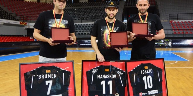 РК Вардар се прости од тројца свои ракометари, кои од следната сезона ќе настапуваат за други екипи