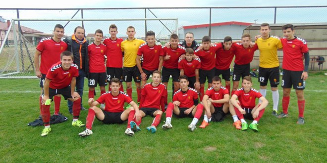 Кадетите на ФК Вардар завршија на третото место во лигата и освоен сребрен медал од националниот куп