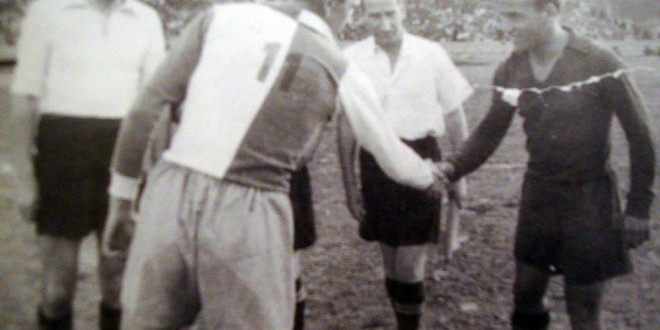 Историја: Симоновски во периодот од 1950 до 1953 година забележа 75 настапи за тимот на Вардар на кои што постигна 25 погодоци