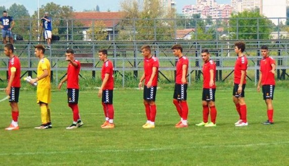 Осум гола во мрежата на Металург, младинците на ФК Вардар ја продолжуваат борбата за титулата