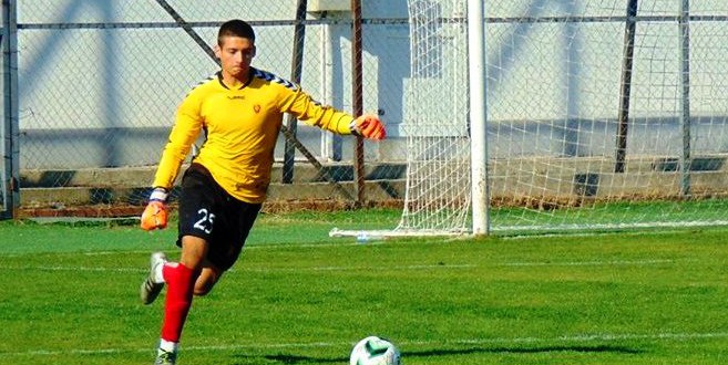 Бојан Тимевски:  Дебито за првиот тим на ФК Вардар е чест и потик за напредок