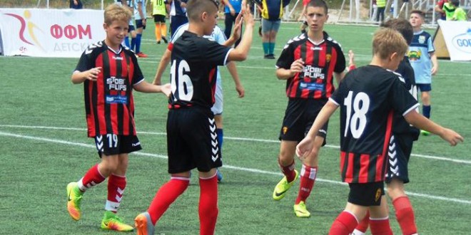 Двете екипи на Ане Андовски, генер. “2004“ ја поминаа четврфиналната пречка и денес ќе играат во полуфиналето на детската лига