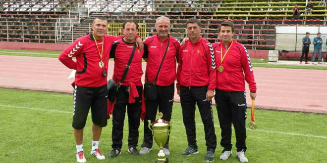 Сашо Тодоровски: Тренер за трофеи, трета година по ред со пионерите го освојува Купот на Македонија