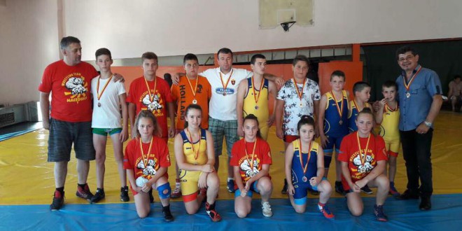 (Фотогалерија)  Вардаровите млади борачи со седум злата на Меѓународниот турнир „Бојан Рангелов“