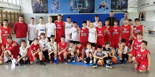 (ФОТО) Младите кошаркари на Вардар од генер.2006 и 2007 беа гости на Звезда и Партизан