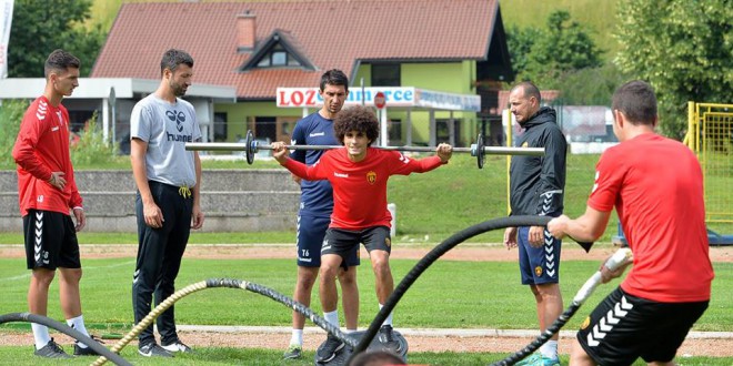 (ВИДЕО) Вардарци со два тренинга на првиот ден од летните подготовки в Словенија