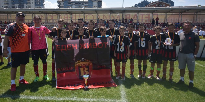 Шампионска сезона за ФК Вардар генер. “2005, одбрана на трофејот во детската лига, освоени два златни и еден сребрен медал од турнирите на кои настапија избраниците на Андовски