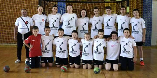 (ФОТО) Карпош-Куманово победник на турнирот во нивна организација, на кој настапија школи од академијата на РК Вардар