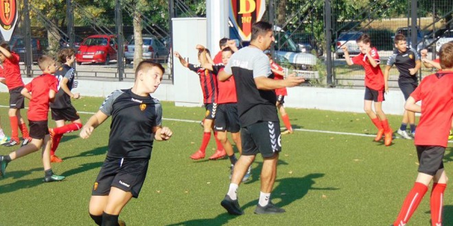 (Фотогалерија) Шампионската генер. “2007“ на ФК Вардар под водство на “Чунга Лунга„ ги стартуваше подготовките за новата сезона