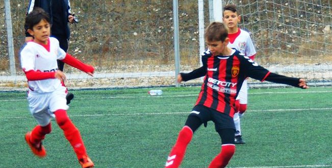 (Фотогалерија) ФК Вардар (1) генер. “2009„ го совлада Скупи и стигна до осмата победа во детската лига