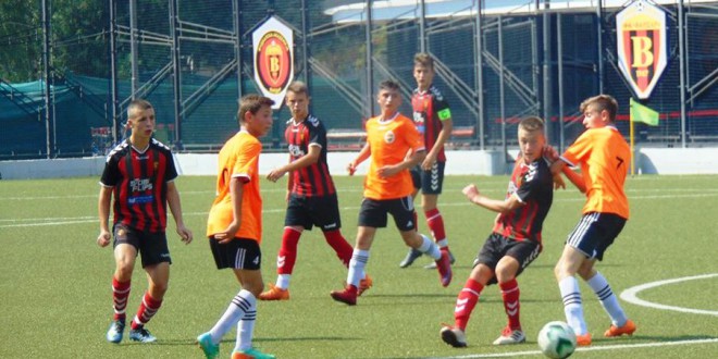 Пет играчи од ФК Вардар во составот на Македонската селекција до 15 години, за контролните мечеви против Полска