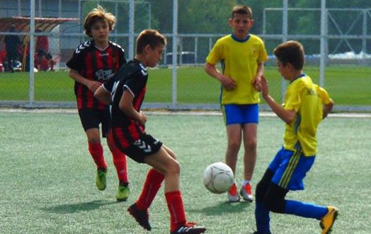 (Фотогалерија) Два натпревари за ФК Вардар генер. 2006 во детската лига