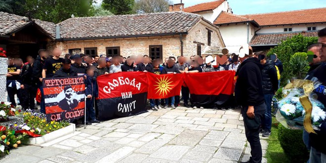 (ФОТО) Комити се поклонија пред гробот на македонскиот великан, Гоце Делчев