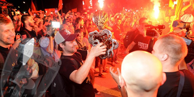 ЕХФ: Вардар се врати во Скопје и со голем број на навивачи го прославија трофејот