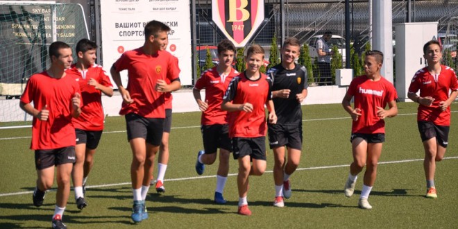На контролен натпревар помладите пионери на ФК Вардар го победија Њу Старс