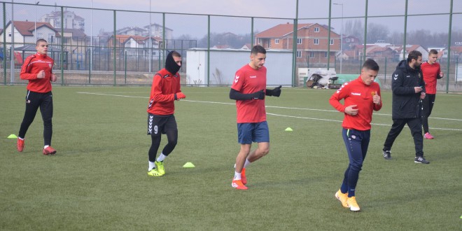 (Фотогалерија) Милан Илиевски ја стартуваше тренерската „авантура“ со младинците на ФК Вардар