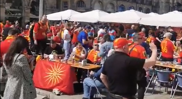 Армијата македонски навивачи се загрева во Порто (ВИДЕО)