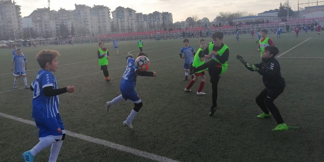 Во детската лига, ФК Вардар ген.2012 одигра дуел со тимот на Милано (Фото)