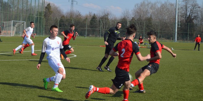 Младинското фудбалско дерби ќе се игра на Хиподром, Вардар е домаќин на Победа