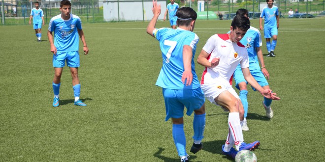 Познати полуфиналните парови во младинскиот фудбалски Куп, Вардар ги дозна противниците
