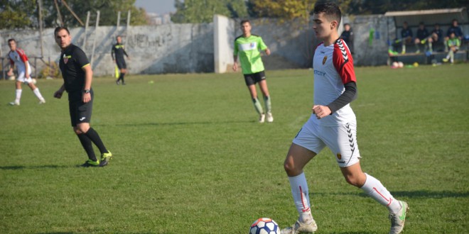 Вкупно 39 играчи запишаа минутажа за кадетите на ФК Вардар, Кристијан Таневски помина најмногу на терените