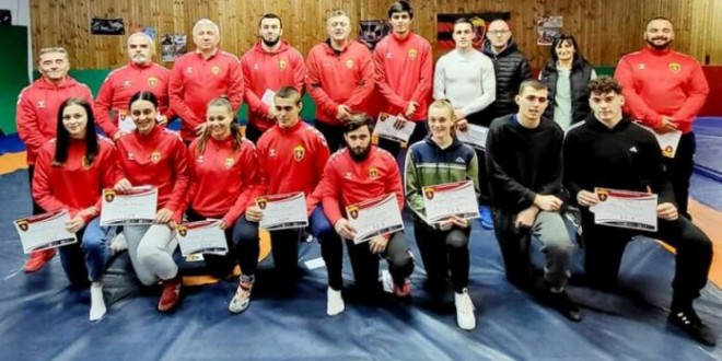 БК Вардар со парични награди за  борачите за успехот на Изборното првенство за сениори (ФОТО)