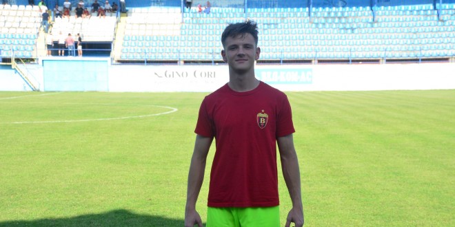 ФК Вардар промовираше уште еден млад играч, Павел Грбевски со 15 години застана на голот